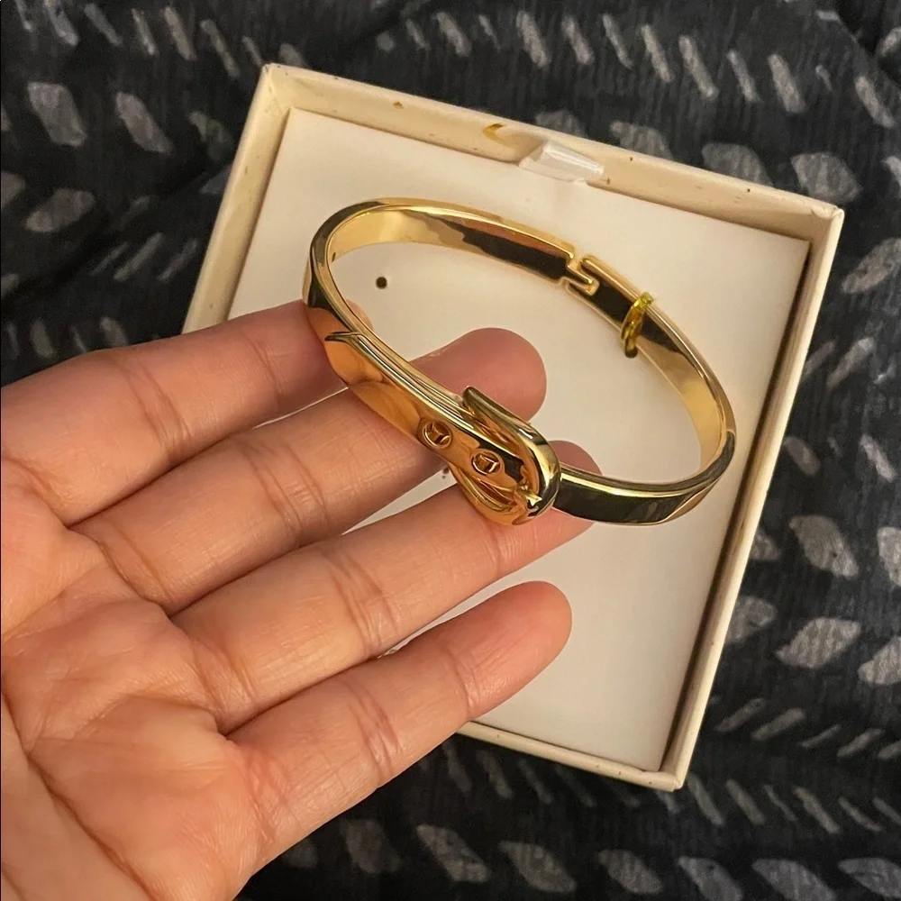 Gold Bracelet - Luxe Collection - Picture 2 of 3